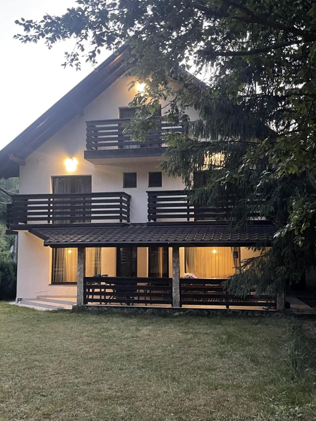 Vila Green & White Moeciu De Sus Pokoj fotografie